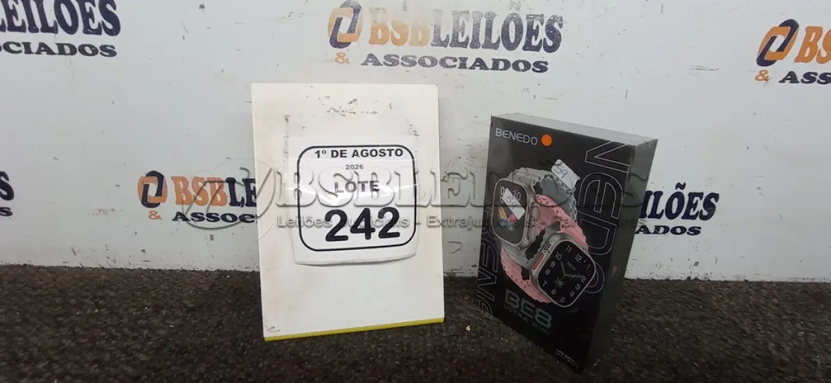 LOTE 242 - 01 SMART WATCH MODELO BE8 ULTRA MINI MARCA BENEDO. (NO ESTADO) ATENÇÃO! FAZER A VISITAÇÃO ANTES DE ARREMATAR, NÃO SABEMOS SE FUNCIONA, LEILÃO NÃO TEM GARANTIA E NEM DEVOLUÇÃO, SUJEITO A POSSÍVEIS AVARIAS VISÍVEIS/OCULTAS E/OU AUSÊNCIA DE COMPONENTES.