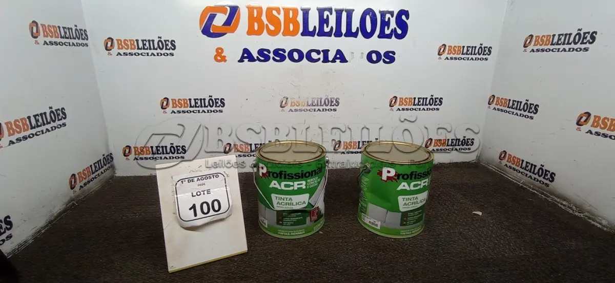 LOTE 100 - 02 LATAS DE TINTA ACRÍLICA DE 3,6L NA COR LUAR DO SERTÃO FOSCO MARCA PROFISSIONAL ACR. (NO ESTADO) ATENÇÃO! FAZER A VISITAÇÃO ANTES DE ARREMATAR, NÃO SABEMOS SE FUNCIONA, LEILÃO NÃO TEM GARANTIA E NEM DEVOLUÇÃO, SUJEITO A POSSÍVEIS AVARIAS VISÍVEIS/OCULTAS E/OU AUSÊNCIA DE COMPONENTES.