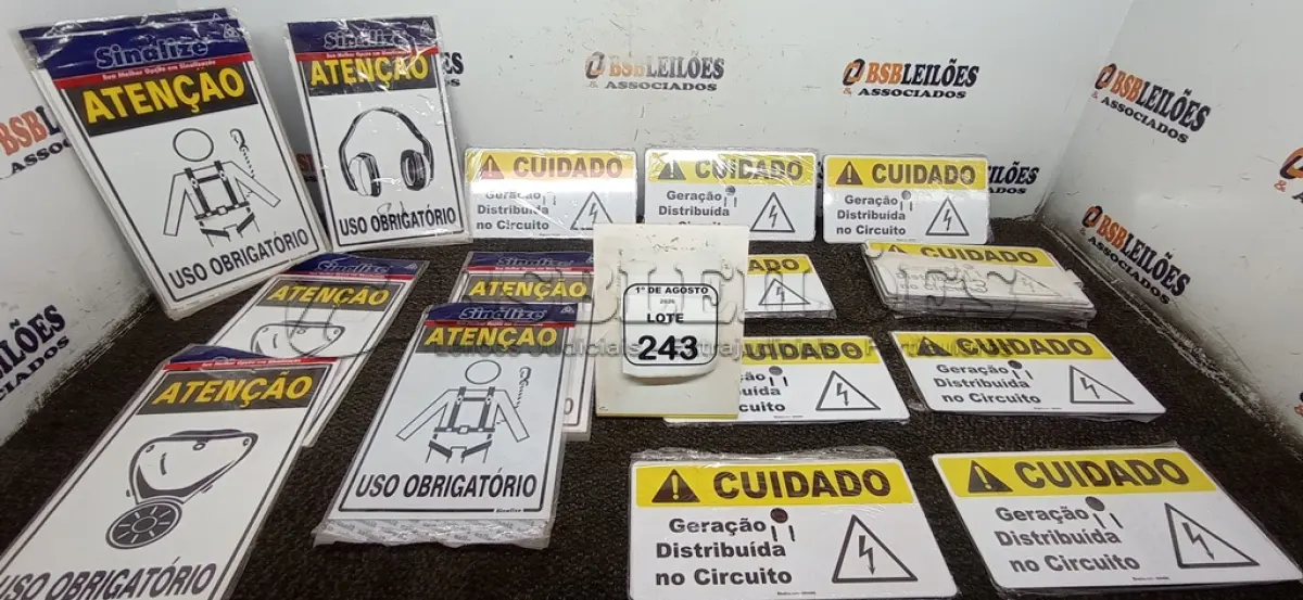 LOTE 243 - 01 LOTE COM PLACAS SINALIZADORAS. (NO ESTADO) ATENÇÃO! FAZER A VISITAÇÃO ANTES DE ARREMATAR, NÃO SABEMOS SE FUNCIONA, LEILÃO NÃO TEM GARANTIA E NEM DEVOLUÇÃO, SUJEITO A POSSÍVEIS AVARIAS VISÍVEIS/OCULTAS E/OU AUSÊNCIA DE COMPONENTES.