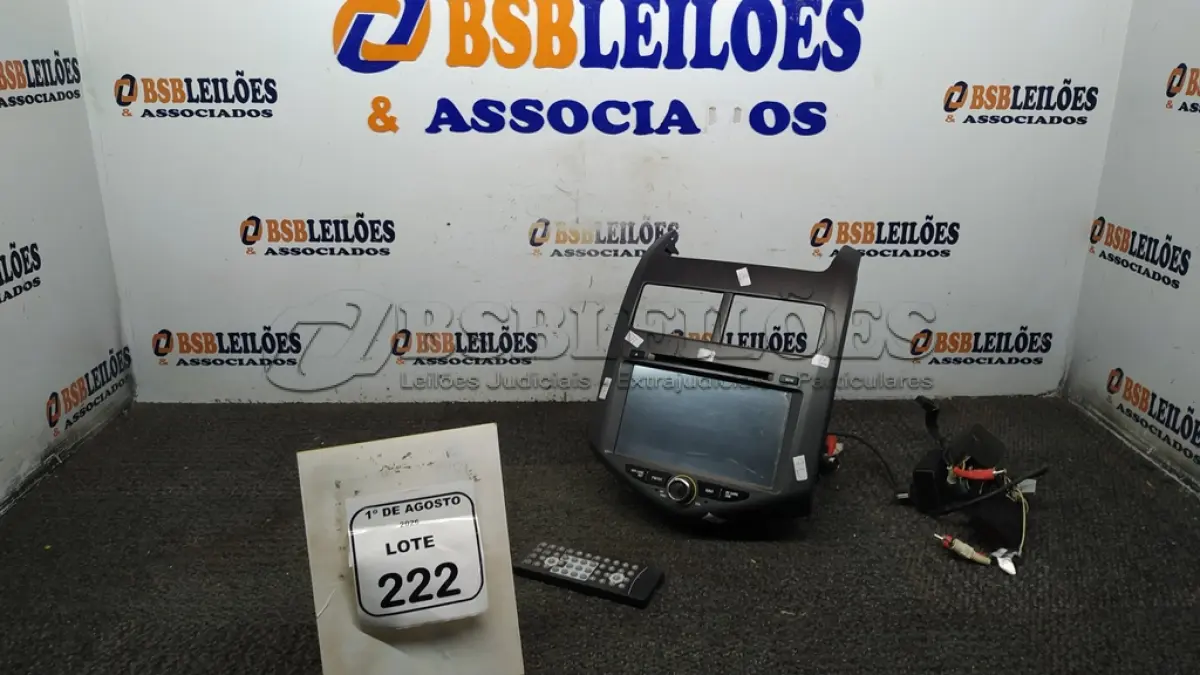 LOTE 222 - 01 APARELHO DE SOM MULTIMÍDIA AUTOMOTIVO. (NO ESTADO) ATENÇÃO! FAZER A VISITAÇÃO ANTES DE ARREMATAR, NÃO SABEMOS SE FUNCIONA, LEILÃO NÃO TEM GARANTIA E NEM DEVOLUÇÃO, SUJEITO A POSSÍVEIS AVARIAS VISÍVEIS/OCULTAS E/OU AUSÊNCIA DE COMPONENTES.
