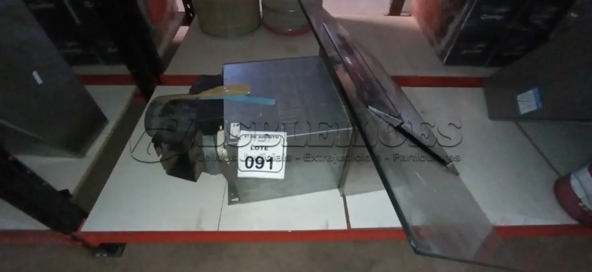 LOTE 091 - 01 COIFA DE EMBUTIR MARCA ELECTROUX. (NO ESTADO) ATENÇÃO! FAZER A VISITAÇÃO ANTES DE ARREMATAR, NÃO SABEMOS SE FUNCIONA, LEILÃO NÃO TEM GARANTIA E NEM DEVOLUÇÃO, SUJEITO A POSSÍVEIS AVARIAS VISÍVEIS/OCULTAS E/OU AUSÊNCIA DE COMPONENTES.