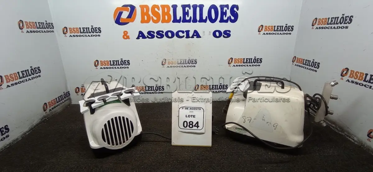 LOTE 084 - 02 ASPIRADORES CIRÚRGICOS INCOMPLETOS. (NO ESTADO) ATENÇÃO! FAZER A VISITAÇÃO ANTES DE ARREMATAR, NÃO SABEMOS SE FUNCIONA, LEILÃO NÃO TEM GARANTIA E NEM DEVOLUÇÃO, SUJEITO A POSSÍVEIS AVARIAS VISÍVEIS/OCULTAS E/OU AUSÊNCIA DE COMPONENTES.