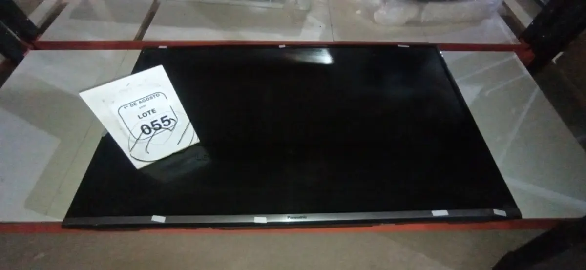 LOTE 055 - 01 TV 42’’ MARCA PANASONIC E 01 TV 32’’ MARCA SAMSUNG PARA RETIRADA DE PEÇAS. (NO ESTADO) ATENÇÃO! FAZER A VISITAÇÃO ANTES DE ARREMATAR, NÃO SABEMOS SE FUNCIONA, LEILÃO NÃO TEM GARANTIA E NEM DEVOLUÇÃO, SUJEITO A POSSÍVEIS AVARIAS VISÍVEIS/OCULTAS E/OU AUSÊNCIA DE COMPONENTES.