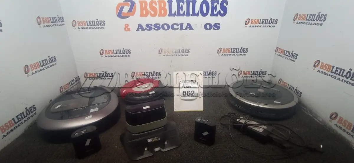 LOTE 062 - 03 ASPIRADORES ROBÔ DE MARCAS E MODELOS DIVERSOS. (NO ESTADO) ATENÇÃO! FAZER A VISITAÇÃO ANTES DE ARREMATAR, NÃO SABEMOS SE FUNCIONA, LEILÃO NÃO TEM GARANTIA E NEM DEVOLUÇÃO, SUJEITO A POSSÍVEIS AVARIAS VISÍVEIS/OCULTAS E/OU AUSÊNCIA DE COMPONENTES.