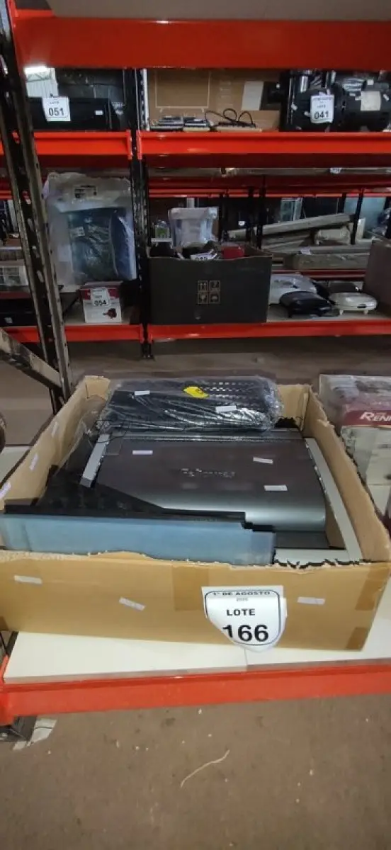 LOTE 166 - 01 ENCADERNADORA MARCA FELLOWES COM ACESSÓRIOS. (NO ESTADO) ATENÇÃO! FAZER A VISITAÇÃO ANTES DE ARREMATAR, NÃO SABEMOS SE FUNCIONA, LEILÃO NÃO TEM GARANTIA E NEM DEVOLUÇÃO, SUJEITO A POSSÍVEIS AVARIAS VISÍVEIS/OCULTAS E/OU AUSÊNCIA DE COMPONENTES.