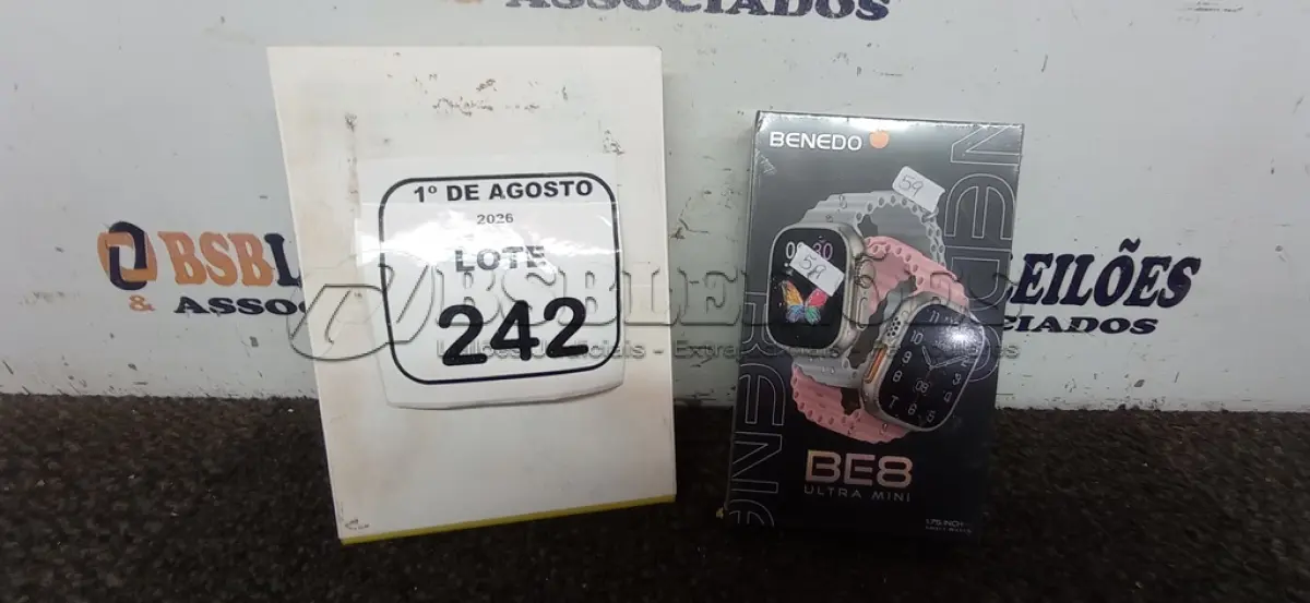 LOTE 242 - 01 SMART WATCH MODELO BE8 ULTRA MINI MARCA BENEDO. (NO ESTADO) ATENÇÃO! FAZER A VISITAÇÃO ANTES DE ARREMATAR, NÃO SABEMOS SE FUNCIONA, LEILÃO NÃO TEM GARANTIA E NEM DEVOLUÇÃO, SUJEITO A POSSÍVEIS AVARIAS VISÍVEIS/OCULTAS E/OU AUSÊNCIA DE COMPONENTES.