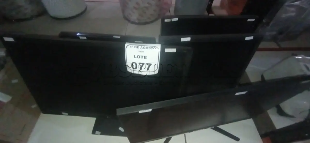 LOTE 077 - 05 MONITORES DE MARCAS E MODELOS DIVERSOS. (NO ESTADO) ATENÇÃO! FAZER A VISITAÇÃO ANTES DE ARREMATAR, NÃO SABEMOS SE FUNCIONA, LEILÃO NÃO TEM GARANTIA E NEM DEVOLUÇÃO, SUJEITO A POSSÍVEIS AVARIAS VISÍVEIS/OCULTAS E/OU AUSÊNCIA DE COMPONENTES.