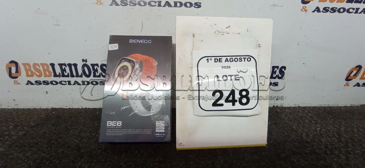 LOTE 248 - 01 SMART WATCH MODELO BE8 ULTRA MINI MARCA BENEDO. (NO ESTADO) ATENÇÃO! FAZER A VISITAÇÃO ANTES DE ARREMATAR, NÃO SABEMOS SE FUNCIONA, LEILÃO NÃO TEM GARANTIA E NEM DEVOLUÇÃO, SUJEITO A POSSÍVEIS AVARIAS VISÍVEIS/OCULTAS E/OU AUSÊNCIA DE COMPONENTES.