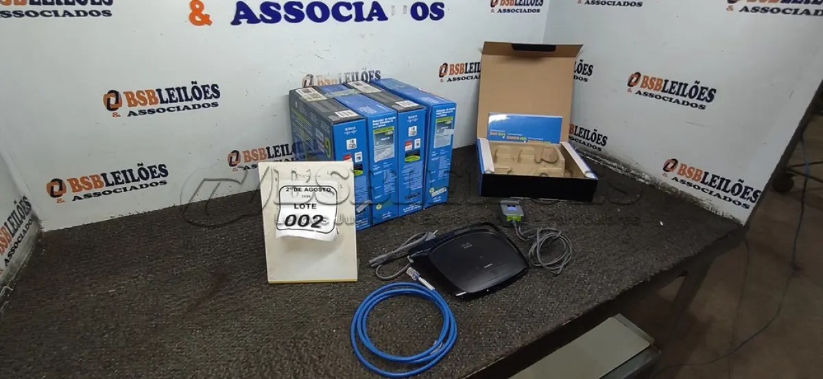 LOTE 002 - 05 ROUTERS DE BANDA LARGA MARCA CISCO. (NO ESTADO) ATENÇÃO! FAZER A VISITAÇÃO ANTES DE ARREMATAR, NÃO SABEMOS SE FUNCIONA, LEILÃO NÃO TEM GARANTIA E NEM DEVOLUÇÃO, SUJEITO A POSSÍVEIS AVARIAS VISÍVEIS/OCULTAS E/OU AUSÊNCIA DE COMPONENTES.