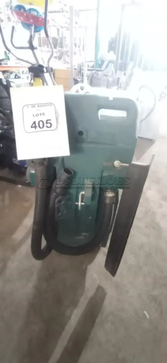 LOTE 405 - 01 MÁQUINA DE LAVAR PISO INDUSTRIAL MODELO FOX MARCA ALFA. (NO ESTADO) ATENÇÃO! FAZER A VISITAÇÃO ANTES DE ARREMATAR, NÃO SABEMOS SE FUNCIONA, LEILÃO NÃO TEM GARANTIA E NEM DEVOLUÇÃO, SUJEITO A POSSÍVEIS AVARIAS VISÍVEIS/OCULTAS E/OU AUSÊNCIA DE COMPONENTES.