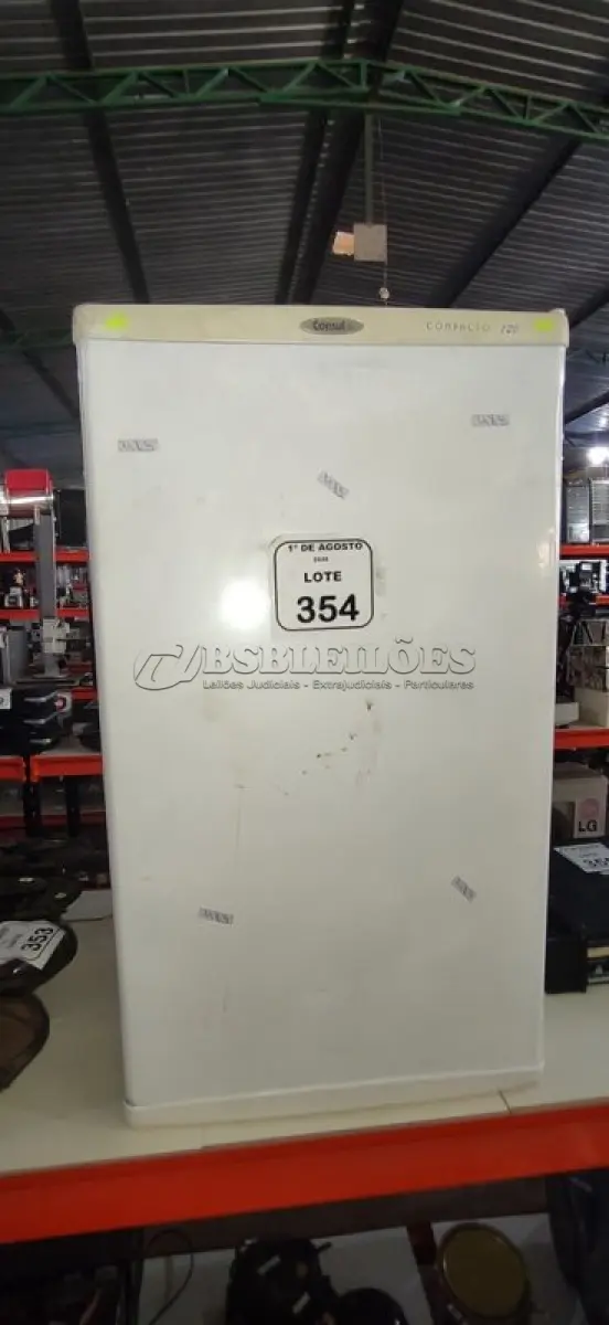 LOTE 354 - 01 FRIGOBAR MODELO COMPACTO 220V MARCA CONSUL. (NO ESTADO) ATENÇÃO! FAZER A VISITAÇÃO ANTES DE ARREMATAR, NÃO SABEMOS SE FUNCIONA, LEILÃO NÃO TEM GARANTIA E NEM DEVOLUÇÃO, SUJEITO A POSSÍVEIS AVARIAS VISÍVEIS/OCULTAS E/OU AUSÊNCIA DE COMPONENTES.