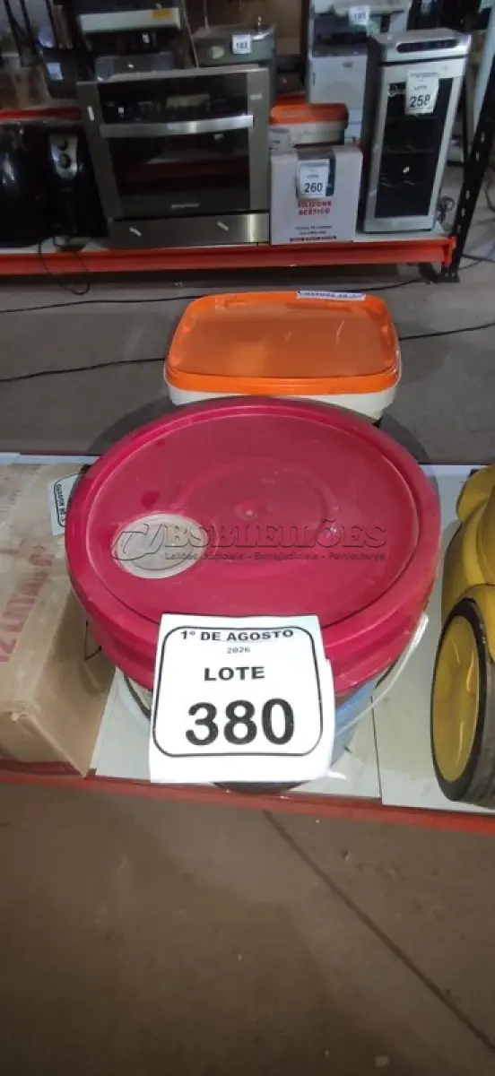 LOTE 380 - 01 BALDE DE TINTA DE ACRÍLICA SUPER PREMIUM 16L NA COR BASE MÉDIA SEMI BRILHO MARCA RENNER.  (NO ESTADO) ATENÇÃO! FAZER A VISITAÇÃO ANTES DE ARREMATAR, NÃO SABEMOS SE FUNCIONA, LEILÃO NÃO TEM GARANTIA E NEM DEVOLUÇÃO, SUJEITO A POSSÍVEIS AVARIAS VISÍVEIS/OCULTAS E/OU AUSÊNCIA DE COMPONENTES.