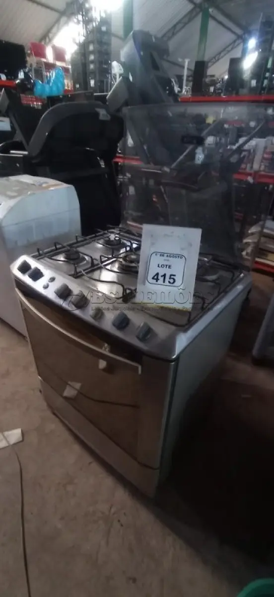 LOTE 415 - 01 FOGÃO 05 BOCAS ELÉTRICO MARCA MABE. (NO ESTADO) ATENÇÃO! FAZER A VISITAÇÃO ANTES DE ARREMATAR, NÃO SABEMOS SE FUNCIONA, LEILÃO NÃO TEM GARANTIA E NEM DEVOLUÇÃO, SUJEITO A POSSÍVEIS AVARIAS VISÍVEIS/OCULTAS E/OU AUSÊNCIA DE COMPONENTES.