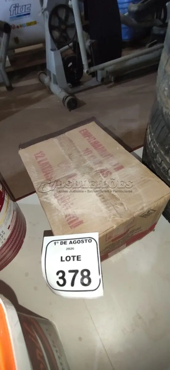 LOTE 378 - 01 CAIXA COM 12 REMOVEDORES DE TINTAS E TEXTURAS DE 900ML CADA. (NO ESTADO) ATENÇÃO! FAZER A VISITAÇÃO ANTES DE ARREMATAR, NÃO SABEMOS SE FUNCIONA, LEILÃO NÃO TEM GARANTIA E NEM DEVOLUÇÃO, SUJEITO A POSSÍVEIS AVARIAS VISÍVEIS/OCULTAS E/OU AUSÊNCIA DE COMPONENTES.