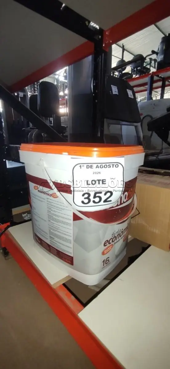 LOTE 352 - 01 BALDE DE SELADOR ACRÍLICO DE 16L MARCA RENOCRIL. (NO ESTADO) ATENÇÃO! FAZER A VISITAÇÃO ANTES DE ARREMATAR, NÃO SABEMOS SE FUNCIONA, LEILÃO NÃO TEM GARANTIA E NEM DEVOLUÇÃO, SUJEITO A POSSÍVEIS AVARIAS VISÍVEIS/OCULTAS E/OU AUSÊNCIA DE COMPONENTES.