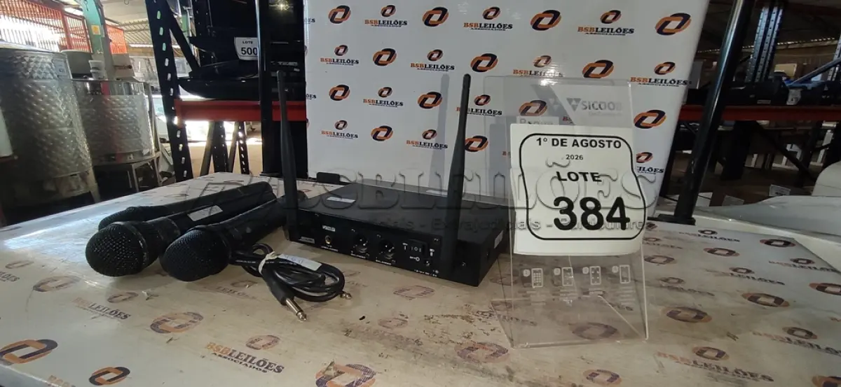 LOTE 384 - 03 MICROFONES E 01 RECEPTOR. (NO ESTADO) ATENÇÃO! FAZER A VISITAÇÃO ANTES DE ARREMATAR, NÃO SABEMOS SE FUNCIONA, LEILÃO NÃO TEM GARANTIA E NEM DEVOLUÇÃO, SUJEITO A POSSÍVEIS AVARIAS VISÍVEIS/OCULTAS E/OU AUSÊNCIA DE COMPONENTES.