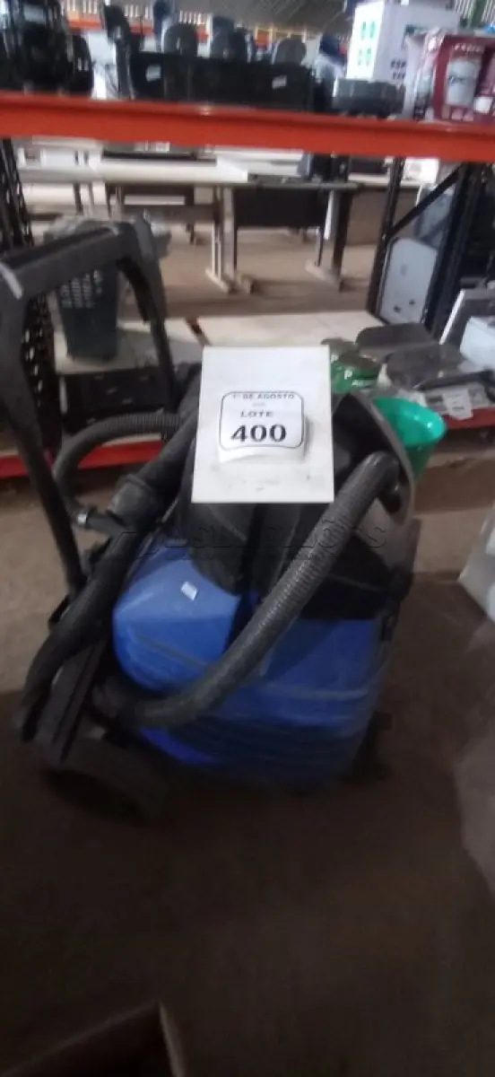 LOTE 400 - 01 ASPIRADOR INDUSTRIAL MODELO FLOOR VAC 1500 MARCA WAP. (NO ESTADO) ATENÇÃO! FAZER A VISITAÇÃO ANTES DE ARREMATAR, NÃO SABEMOS SE FUNCIONA, LEILÃO NÃO TEM GARANTIA E NEM DEVOLUÇÃO, SUJEITO A POSSÍVEIS AVARIAS VISÍVEIS/OCULTAS E/OU AUSÊNCIA DE COMPONENTES.