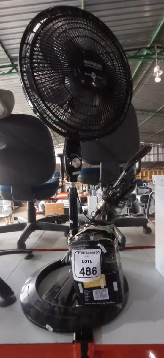 LOTE 486 - 01 VENTILADOR DE COLUNA, 01 ASPIRADOR DE PÓ E 01 CHALEIRA ELÉTRICA. (NO ESTADO) ATENÇÃO! FAZER A VISITAÇÃO ANTES DE ARREMATAR, NÃO SABEMOS SE FUNCIONA, LEILÃO NÃO TEM GARANTIA E NEM DEVOLUÇÃO, SUJEITO A POSSÍVEIS AVARIAS VISÍVEIS/OCULTAS E/OU AUSÊNCIA DE COMPONENTES.