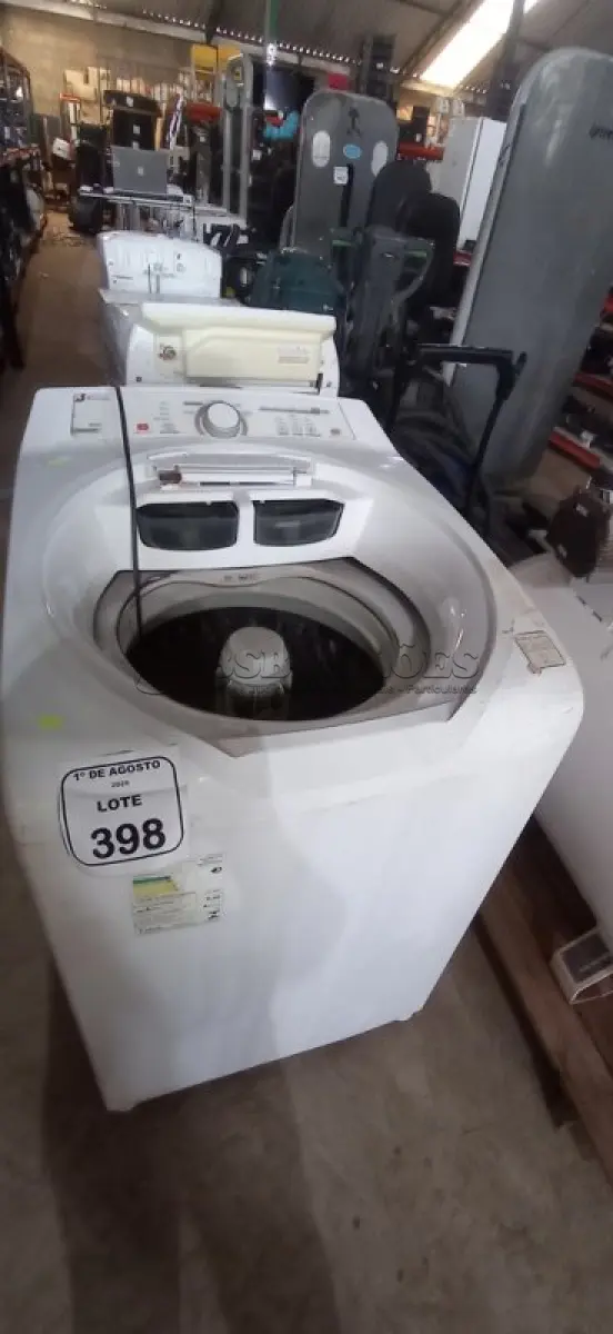 LOTE 398 - 01 MÁQUINA DE LAVAR 11KG 220V MARCA BRASTEMP. (NO ESTADO) ATENÇÃO! FAZER A VISITAÇÃO ANTES DE ARREMATAR, NÃO SABEMOS SE FUNCIONA, LEILÃO NÃO TEM GARANTIA E NEM DEVOLUÇÃO, SUJEITO A POSSÍVEIS AVARIAS VISÍVEIS/OCULTAS E/OU AUSÊNCIA DE COMPONENTES.
