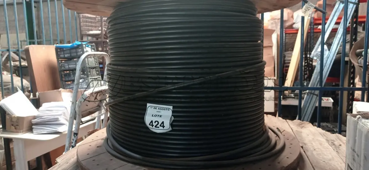 LOTE 424 - 1 CARRETEL COM APROXIMADAMENTE 561M DE FIO 0,95MM CABO DE ALUMÍNIO ISOLADO. (NO ESTADO) ATENÇÃO! FAZER A VISITAÇÃO ANTES DE ARREMATAR, NÃO SABEMOS SE FUNCIONA, LEILÃO NÃO TEM GARANTIA E NEM DEVOLUÇÃO, SUJEITO A POSSÍVEIS AVARIAS VISÍVEIS/OCULTAS E/OU AUSÊNCIA DE COMPONENTES.