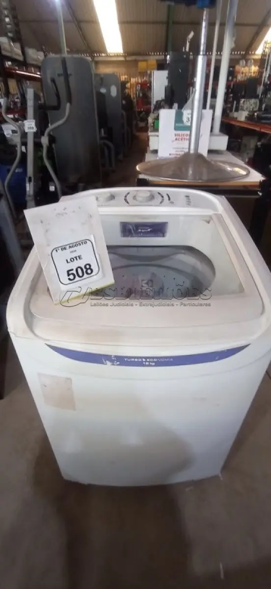 LOTE 508 - 01 MÁQUINA DE LAVAR 15KG 110V MARCA ELECTROLUX COM TRANSFORMADOR. (NO ESTADO) ATENÇÃO! FAZER A VISITAÇÃO ANTES DE ARREMATAR, NÃO SABEMOS SE FUNCIONA, LEILÃO NÃO TEM GARANTIA E NEM DEVOLUÇÃO, SUJEITO A POSSÍVEIS AVARIAS VISÍVEIS/OCULTAS E/OU AUSÊNCIA DE COMPONENTES.