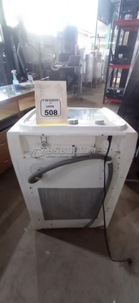 LOTE 508 - 01 MÁQUINA DE LAVAR 15KG 110V MARCA ELECTROLUX COM TRANSFORMADOR. (NO ESTADO) ATENÇÃO! FAZER A VISITAÇÃO ANTES DE ARREMATAR, NÃO SABEMOS SE FUNCIONA, LEILÃO NÃO TEM GARANTIA E NEM DEVOLUÇÃO, SUJEITO A POSSÍVEIS AVARIAS VISÍVEIS/OCULTAS E/OU AUSÊNCIA DE COMPONENTES.
