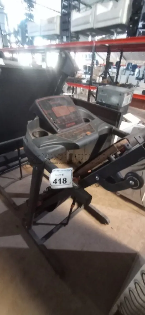 LOTE 418 - 01 ESTEIRA ERGOMÉTRICA. (NO ESTADO) ATENÇÃO! FAZER A VISITAÇÃO ANTES DE ARREMATAR, NÃO SABEMOS SE FUNCIONA, LEILÃO NÃO TEM GARANTIA E NEM DEVOLUÇÃO, SUJEITO A POSSÍVEIS AVARIAS VISÍVEIS/OCULTAS E/OU AUSÊNCIA DE COMPONENTES.