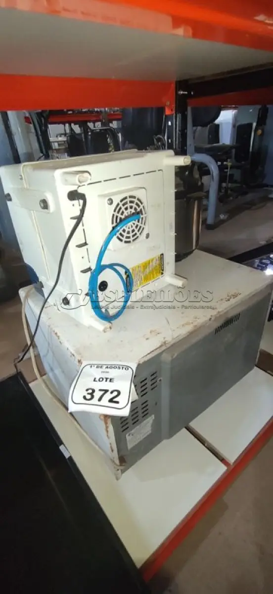 LOTE 372 - 01 PANELA ELÉTRICA, 01 PURIFICADOR DE ÁGUA E 01 FORNO ELÉTRICA. (NO ESTADO) ATENÇÃO! FAZER A VISITAÇÃO ANTES DE ARREMATAR, NÃO SABEMOS SE FUNCIONA, LEILÃO NÃO TEM GARANTIA E NEM DEVOLUÇÃO, SUJEITO A POSSÍVEIS AVARIAS VISÍVEIS/OCULTAS E/OU AUSÊNCIA DE COMPONENTES.