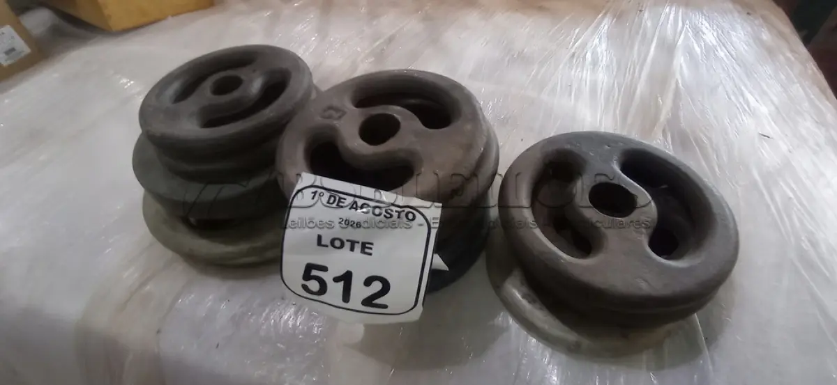 LOTE 512 - 16 ANILHAS DE FERRO DE PESOS DIVERSOS. (NO ESTADO) ATENÇÃO! FAZER A VISITAÇÃO ANTES DE ARREMATAR, NÃO SABEMOS SE FUNCIONA, LEILÃO NÃO TEM GARANTIA E NEM DEVOLUÇÃO, SUJEITO A POSSÍVEIS AVARIAS VISÍVEIS/OCULTAS E/OU AUSÊNCIA DE COMPONENTES.