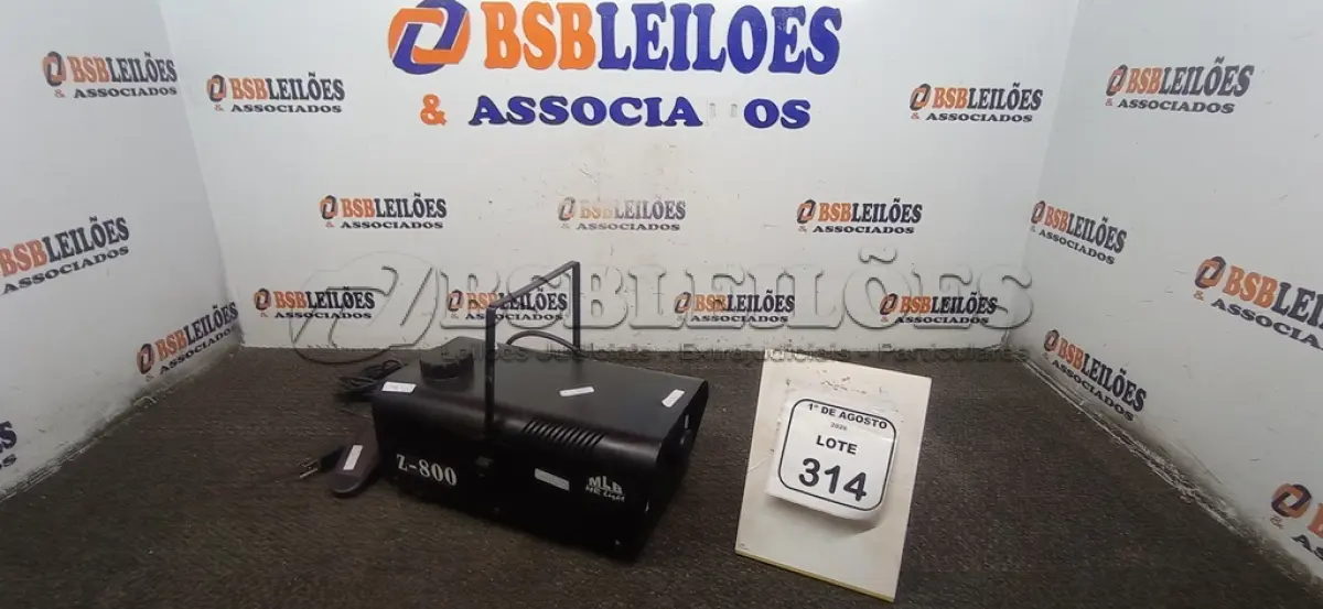 LOTE 314 - 01 MÁQUINA DE FUMAÇA MODELO Z-800 MARCA MLB. (NO ESTADO) ATENÇÃO! FAZER A VISITAÇÃO ANTES DE ARREMATAR, NÃO SABEMOS SE FUNCIONA, LEILÃO NÃO TEM GARANTIA E NEM DEVOLUÇÃO, SUJEITO A POSSÍVEIS AVARIAS VISÍVEIS/OCULTAS E/OU AUSÊNCIA DE COMPONENTES.