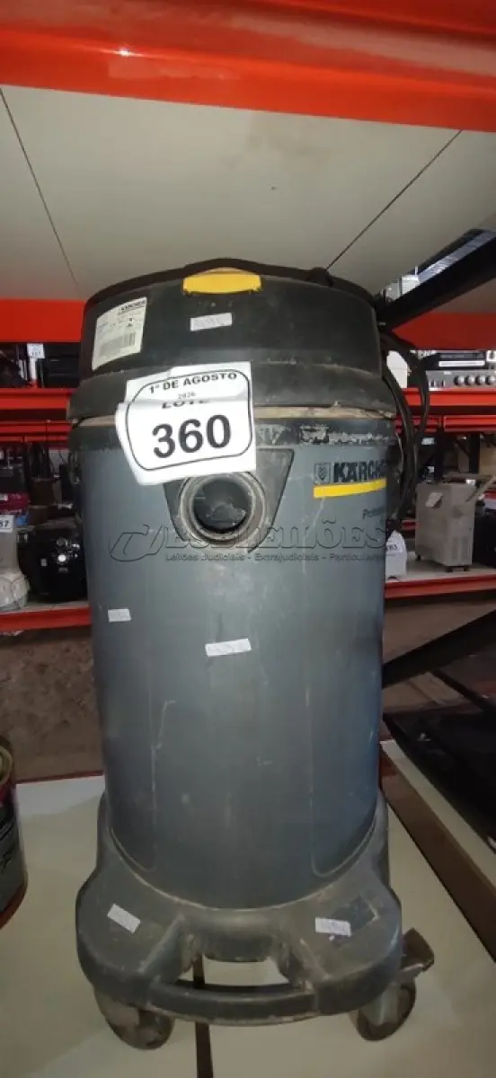 LOTE 360 - 01 ASPIRADOR INDUSTRIAL MODELO NT 48/1 MARCA KARCHER INCOMPLETO. (NO ESTADO) ATENÇÃO! FAZER A VISITAÇÃO ANTES DE ARREMATAR, NÃO SABEMOS SE FUNCIONA, LEILÃO NÃO TEM GARANTIA E NEM DEVOLUÇÃO, SUJEITO A POSSÍVEIS AVARIAS VISÍVEIS/OCULTAS E/OU AUSÊNCIA DE COMPONENTES.