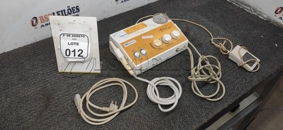 LOTE 012 - 01 ULTRASSOM COM JATO DE BICARBONATO MODELO SCALERJET MARCA KONDENTECH. (NO ESTADO) ATENÇÃO! FAZER A VISITAÇÃO ANTES DE ARREMATAR, NÃO SABEMOS SE FUNCIONA, LEILÃO NÃO TEM GARANTIA E NEM DEVOLUÇÃO, SUJEITO A POSSÍVEIS AVARIAS VISÍVEIS/OCULTAS E/OU AUSÊNCIA DE COMPONENTES.
