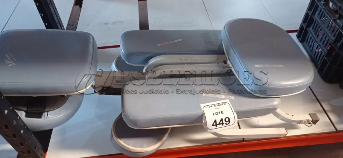 LOTE 449 - 01 CADEIRA DE QUICK MASSAGEM PORTÁTIL MARCA MEX. (NO ESTADO) ATENÇÃO! FAZER A VISITAÇÃO ANTES DE ARREMATAR, NÃO SABEMOS SE FUNCIONA, LEILÃO NÃO TEM GARANTIA E NEM DEVOLUÇÃO, SUJEITO A POSSÍVEIS AVARIAS VISÍVEIS/OCULTAS E/OU AUSÊNCIA DE COMPONENTES.