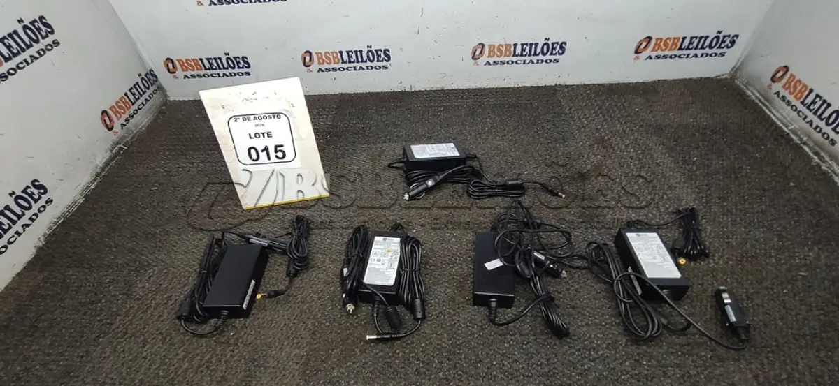 LOTE 015 - 06 FONTES CONVERSOR/ADAPTADOR DE ENERGIA 12V. (NO ESTADO) ATENÇÃO! FAZER A VISITAÇÃO ANTES DE ARREMATAR, NÃO SABEMOS SE FUNCIONA, LEILÃO NÃO TEM GARANTIA E NEM DEVOLUÇÃO, SUJEITO A POSSÍVEIS AVARIAS VISÍVEIS/OCULTAS E/OU AUSÊNCIA DE COMPONENTES.
