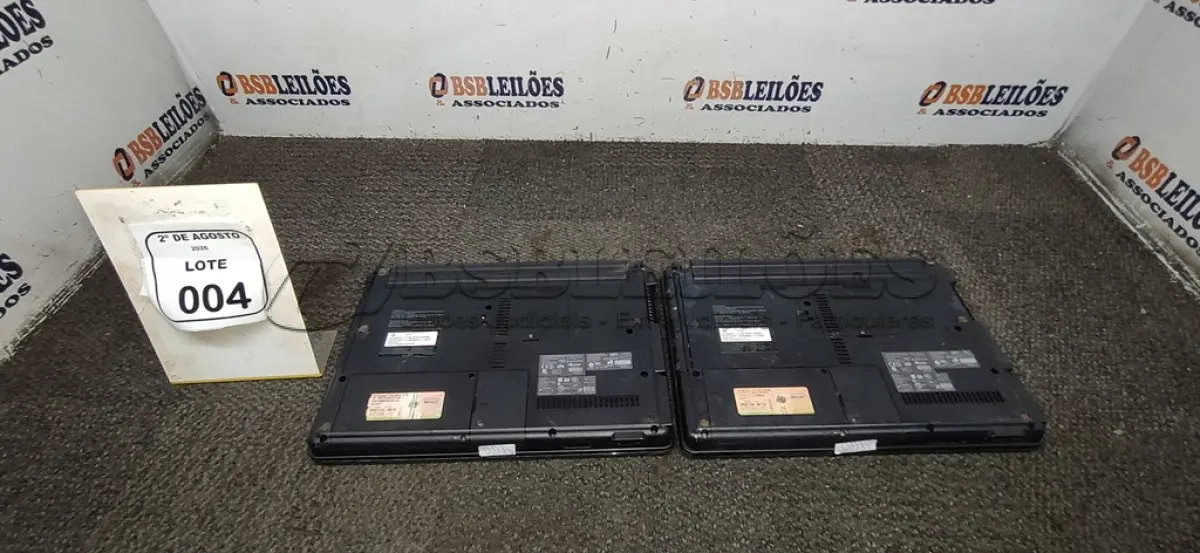LOTE 004 - 02 NOTEBOOKS MARCA COMPAQ SEM FONTE. (NO ESTADO) ATENÇÃO! FAZER A VISITAÇÃO ANTES DE ARREMATAR, NÃO SABEMOS SE FUNCIONA, LEILÃO NÃO TEM GARANTIA E NEM DEVOLUÇÃO, SUJEITO A POSSÍVEIS AVARIAS VISÍVEIS/OCULTAS E/OU AUSÊNCIA DE COMPONENTES.