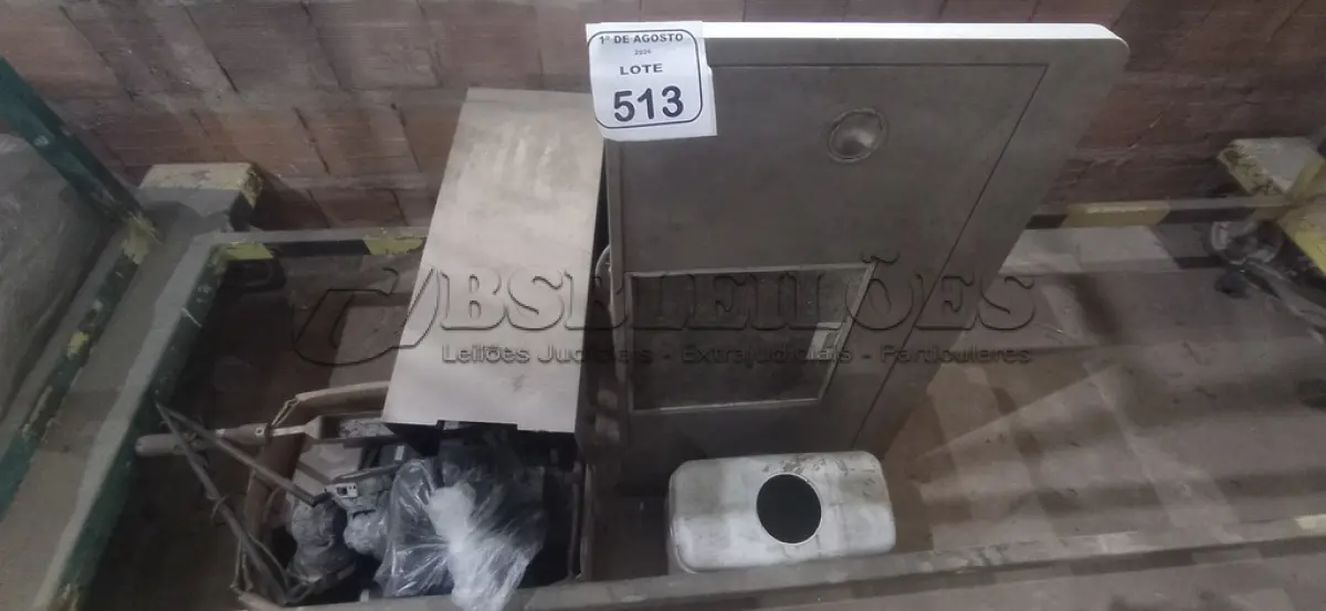 LOTE 513 - 01 COIFA 06 BOCAS MARCA LOFRA, 01 IMPRESSORA MARCA SAMSUNG COM TONNER, 02 CÂMERAS DE SEGURANÇA, 01 HEATSET, 01 MOUSE E 01 CAIXA DE SOM DE PC. (NO ESTADO) ATENÇÃO! FAZER A VISITAÇÃO ANTES DE ARREMATAR, NÃO SABEMOS SE FUNCIONA, LEILÃO NÃO TEM GARANTIA E NEM DEVOLUÇÃO, SUJEITO A POSSÍVEIS AVARIAS VISÍVEIS/OCULTAS E/OU AUSÊNCIA DE COMPONENTES.