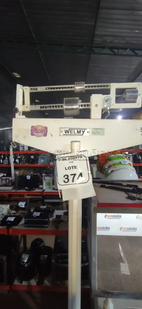 LOTE 374 - 01 BALANÇA ANTROPOMÉTRICA MARCA WELMY. (NO ESTADO) ATENÇÃO! FAZER A VISITAÇÃO ANTES DE ARREMATAR, NÃO SABEMOS SE FUNCIONA, LEILÃO NÃO TEM GARANTIA E NEM DEVOLUÇÃO, SUJEITO A POSSÍVEIS AVARIAS VISÍVEIS/OCULTAS E/OU AUSÊNCIA DE COMPONENTES.