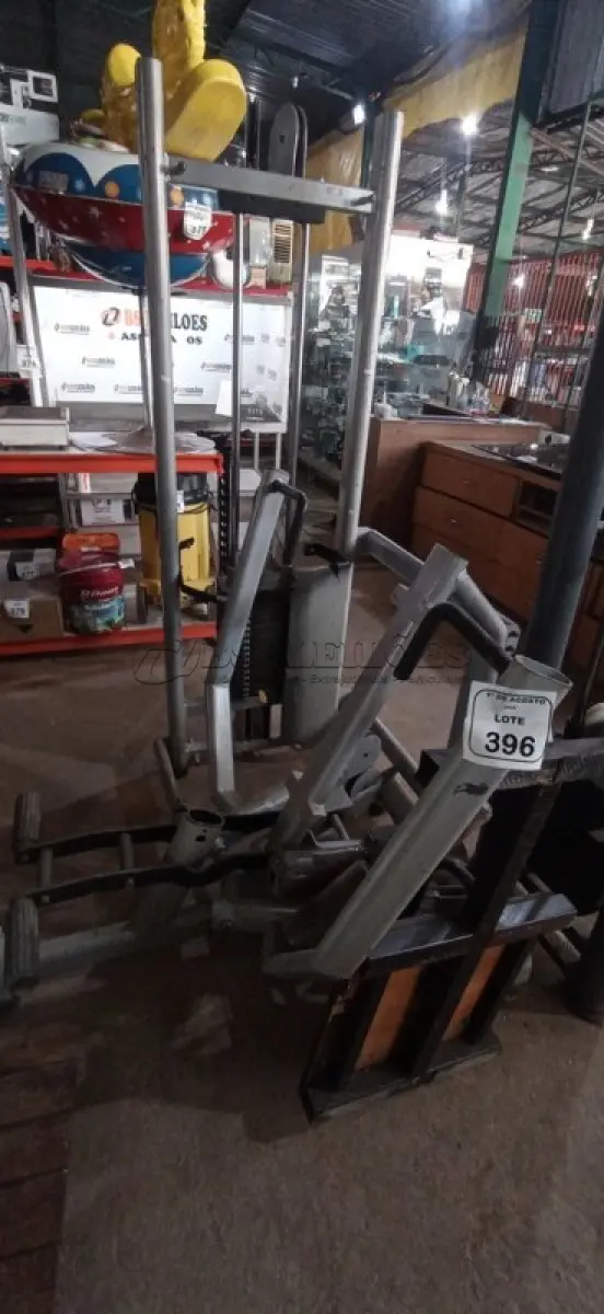 LOTE 396 - 01 APARELHO DE ACADEMIA PARA EXERCÍCIO DE PEITO. (NO ESTADO) ATENÇÃO! FAZER A VISITAÇÃO ANTES DE ARREMATAR, NÃO SABEMOS SE FUNCIONA, LEILÃO NÃO TEM GARANTIA E NEM DEVOLUÇÃO, SUJEITO A POSSÍVEIS AVARIAS VISÍVEIS/OCULTAS E/OU AUSÊNCIA DE COMPONENTES.