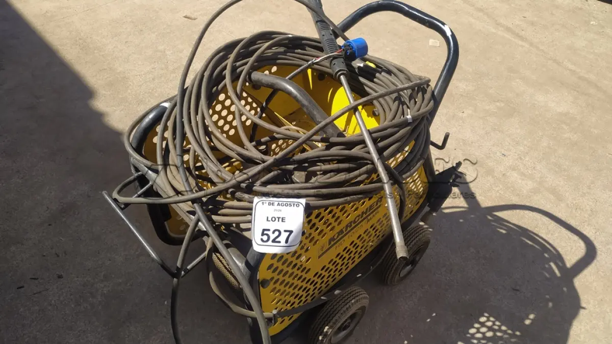 LOTE 527 - 01 LAVADORA DE ALTA PRESSÃO INDUSTRIAL MODELO HD 10/25 MAXI MARCA KARCHER. (NO ESTADO) ATENÇÃO! FAZER A VISITAÇÃO ANTES DE ARREMATAR, NÃO SABEMOS SE FUNCIONA, LEILÃO NÃO TEM GARANTIA E NEM DEVOLUÇÃO, SUJEITO A POSSÍVEIS AVARIAS VISÍVEIS/OCULTAS E/OU AUSÊNCIA DE COMPONENTES.