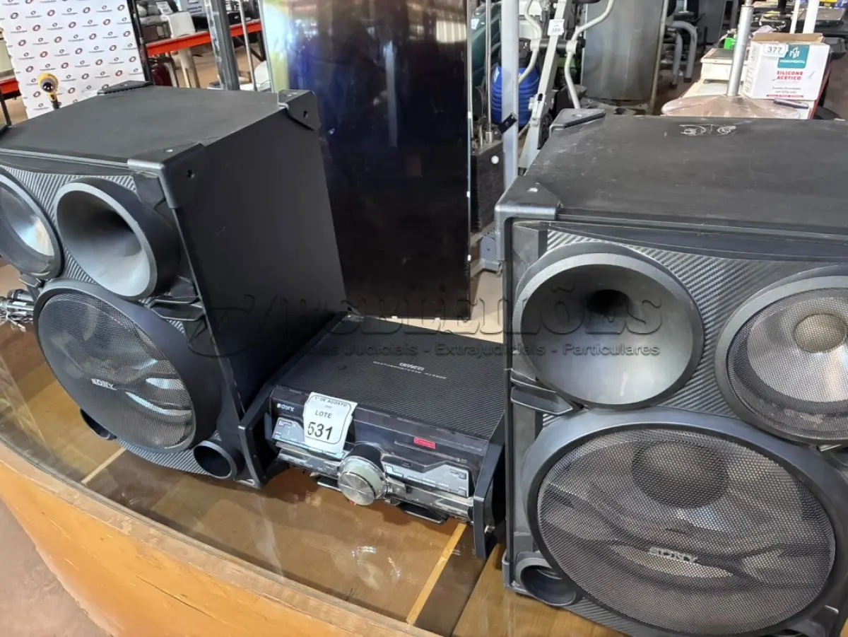 LOTE 531 - 01 MINI SYSTEM MODELO GENEZI FST-SH2000 COM 02 CAIXAS ACÚSTICAS SS-SH2000 MARCA SONY. (NO ESTADO) ATENÇÃO! FAZER A VISITAÇÃO ANTES DE ARREMATAR, NÃO SABEMOS SE FUNCIONA, LEILÃO NÃO TEM GARANTIA E NEM DEVOLUÇÃO, SUJEITO A POSSÍVEIS AVARIAS VISÍVEIS/OCULTAS E/OU AUSÊNCIA DE COMPONENTES.