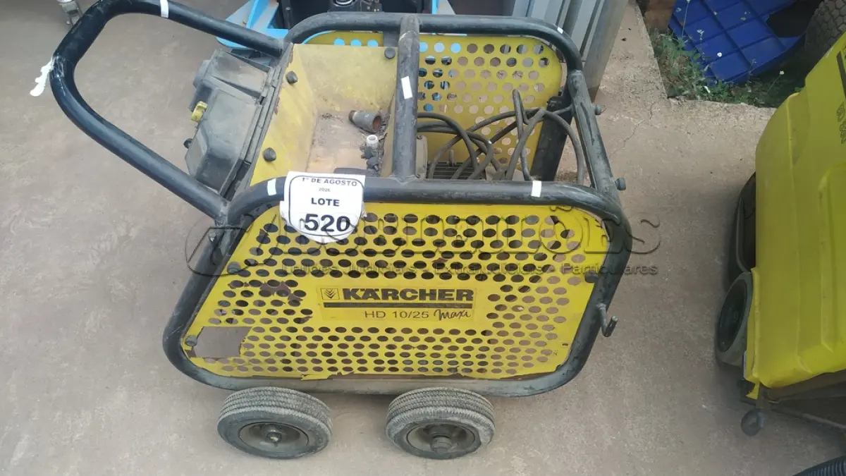 LOTE 520 - 01 LAVADORA DE ALTA PRESSÃO INDUSTRIAL MODELO HD 10/25 MAXI MARCA KARCHER. (NO ESTADO) ATENÇÃO! FAZER A VISITAÇÃO ANTES DE ARREMATAR, NÃO SABEMOS SE FUNCIONA, LEILÃO NÃO TEM GARANTIA E NEM DEVOLUÇÃO, SUJEITO A POSSÍVEIS AVARIAS VISÍVEIS/OCULTAS E/OU AUSÊNCIA DE COMPONENTES.