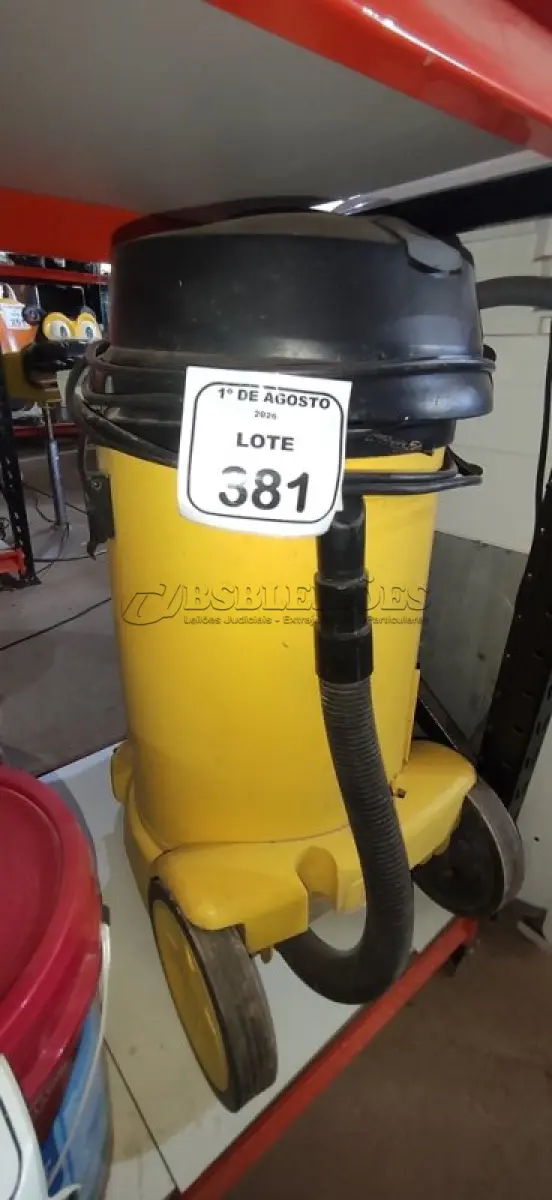 LOTE 381 - 01 ASPIRADOR INDUSTRIAL MODELO NT 48/1 MARCA KARCHER INCOMPLETO. (NO ESTADO) ATENÇÃO! FAZER A VISITAÇÃO ANTES DE ARREMATAR, NÃO SABEMOS SE FUNCIONA, LEILÃO NÃO TEM GARANTIA E NEM DEVOLUÇÃO, SUJEITO A POSSÍVEIS AVARIAS VISÍVEIS/OCULTAS E/OU AUSÊNCIA DE COMPONENTES.