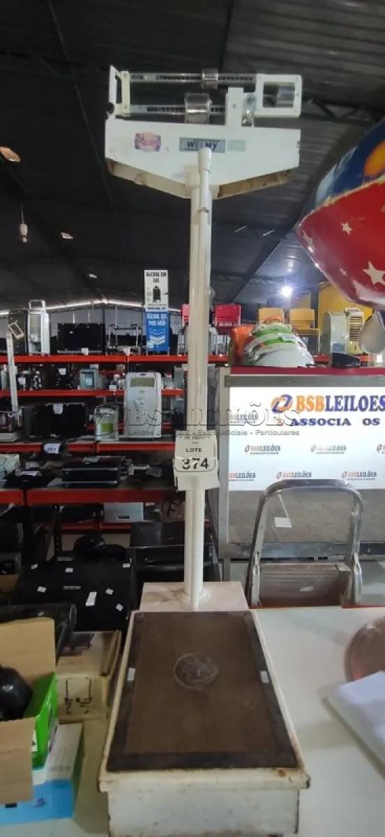 LOTE 374 - 01 BALANÇA ANTROPOMÉTRICA MARCA WELMY. (NO ESTADO) ATENÇÃO! FAZER A VISITAÇÃO ANTES DE ARREMATAR, NÃO SABEMOS SE FUNCIONA, LEILÃO NÃO TEM GARANTIA E NEM DEVOLUÇÃO, SUJEITO A POSSÍVEIS AVARIAS VISÍVEIS/OCULTAS E/OU AUSÊNCIA DE COMPONENTES.