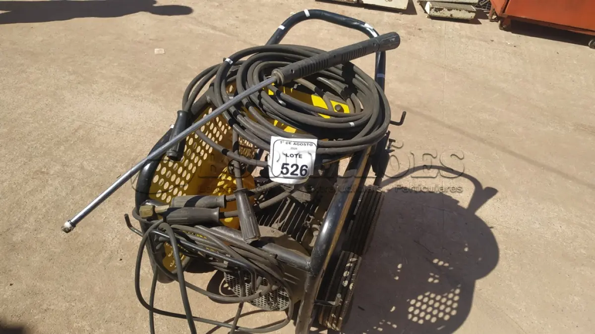 LOTE 526 - 01 LAVADORA DE ALTA PRESSÃO INDUSTRIAL MODELO HD 10/25 MAXI MARCA KARCHER. (NO ESTADO) ATENÇÃO! FAZER A VISITAÇÃO ANTES DE ARREMATAR, NÃO SABEMOS SE FUNCIONA, LEILÃO NÃO TEM GARANTIA E NEM DEVOLUÇÃO, SUJEITO A POSSÍVEIS AVARIAS VISÍVEIS/OCULTAS E/OU AUSÊNCIA DE COMPONENTES.