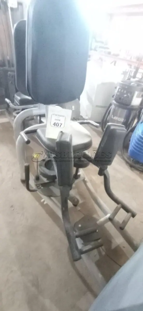LOTE 407 - 01 MÁQUINA ADUTORA E ABDUTORA. (NO ESTADO) ATENÇÃO! FAZER A VISITAÇÃO ANTES DE ARREMATAR, NÃO SABEMOS SE FUNCIONA, LEILÃO NÃO TEM GARANTIA E NEM DEVOLUÇÃO, SUJEITO A POSSÍVEIS AVARIAS VISÍVEIS/OCULTAS E/OU AUSÊNCIA DE COMPONENTES.