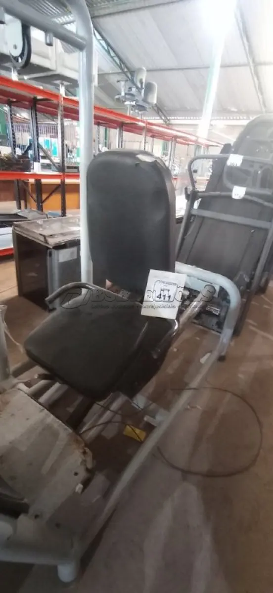 LOTE 411 - 01 MÁQUINA DE LEG PRESS HORIZONTAL. (NO ESTADO) ATENÇÃO! FAZER A VISITAÇÃO ANTES DE ARREMATAR, NÃO SABEMOS SE FUNCIONA, LEILÃO NÃO TEM GARANTIA E NEM DEVOLUÇÃO, SUJEITO A POSSÍVEIS AVARIAS VISÍVEIS/OCULTAS E/OU AUSÊNCIA DE COMPONENTES.