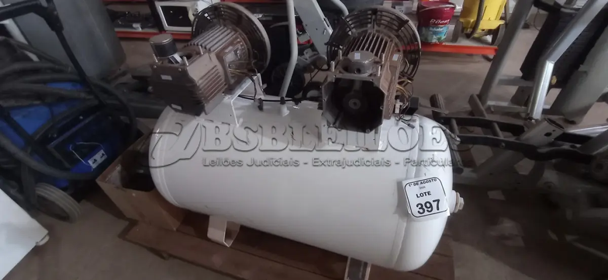 LOTE 397 - 01 COMPRESSOR DE AR ODONTOLÓGICO. (NO ESTADO) ATENÇÃO! FAZER A VISITAÇÃO ANTES DE ARREMATAR, NÃO SABEMOS SE FUNCIONA, LEILÃO NÃO TEM GARANTIA E NEM DEVOLUÇÃO, SUJEITO A POSSÍVEIS AVARIAS VISÍVEIS/OCULTAS E/OU AUSÊNCIA DE COMPONENTES.