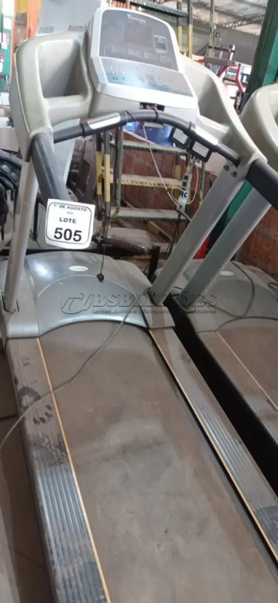 LOTE 505 - 01 ESTEIRA ERGOMÉTRICA MODELO T60 220V MARCA VISION. (NO ESTADO) ATENÇÃO! FAZER A VISITAÇÃO ANTES DE ARREMATAR, NÃO SABEMOS SE FUNCIONA, LEILÃO NÃO TEM GARANTIA E NEM DEVOLUÇÃO, SUJEITO A POSSÍVEIS AVARIAS VISÍVEIS/OCULTAS E/OU AUSÊNCIA DE COMPONENTES.