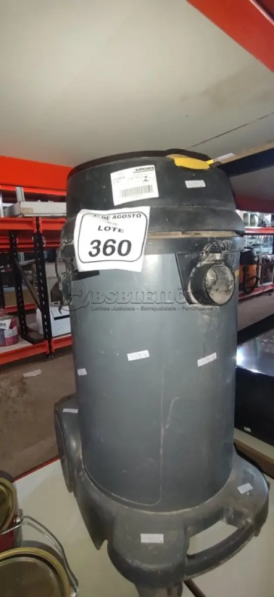 LOTE 360 - 01 ASPIRADOR INDUSTRIAL MODELO NT 48/1 MARCA KARCHER INCOMPLETO. (NO ESTADO) ATENÇÃO! FAZER A VISITAÇÃO ANTES DE ARREMATAR, NÃO SABEMOS SE FUNCIONA, LEILÃO NÃO TEM GARANTIA E NEM DEVOLUÇÃO, SUJEITO A POSSÍVEIS AVARIAS VISÍVEIS/OCULTAS E/OU AUSÊNCIA DE COMPONENTES.