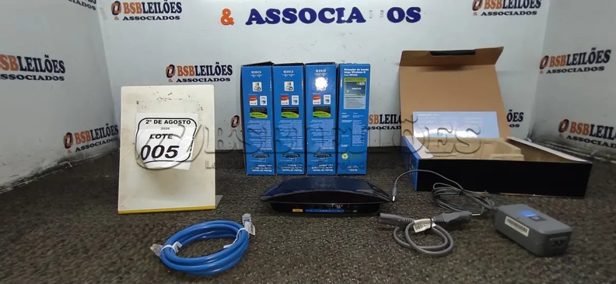 LOTE 005 - 05 ROUTERS DE BANDA LARGA MARCA CISCO. (NO ESTADO) ATENÇÃO! FAZER A VISITAÇÃO ANTES DE ARREMATAR, NÃO SABEMOS SE FUNCIONA, LEILÃO NÃO TEM GARANTIA E NEM DEVOLUÇÃO, SUJEITO A POSSÍVEIS AVARIAS VISÍVEIS/OCULTAS E/OU AUSÊNCIA DE COMPONENTES.